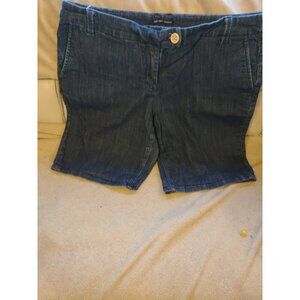 New York and Company women shorts Size 16